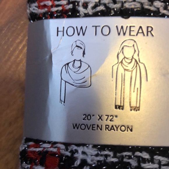 Scarf / Wrap made by Max Edition NWT - Picture 3 of 5